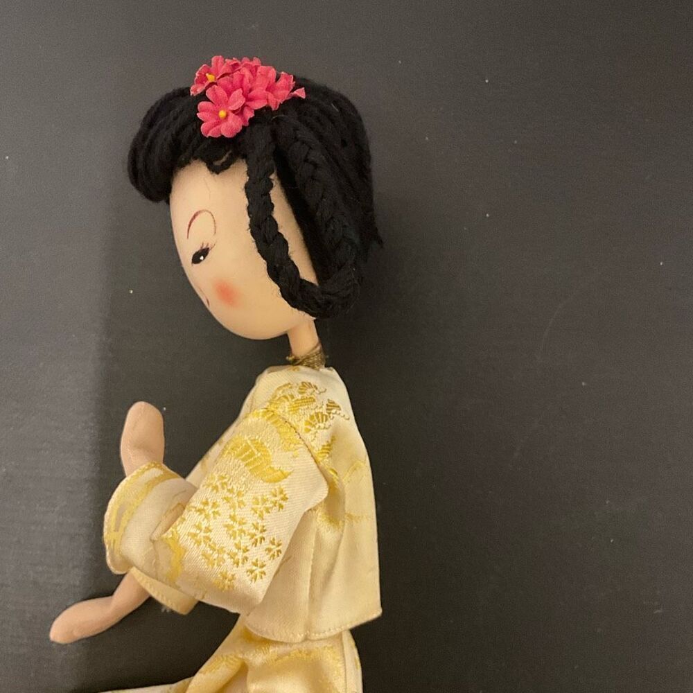 Vintage Handmade Mid Century Japanese Baby Doll Figurine Clothing Flowers Hair - Picture 6 of 11